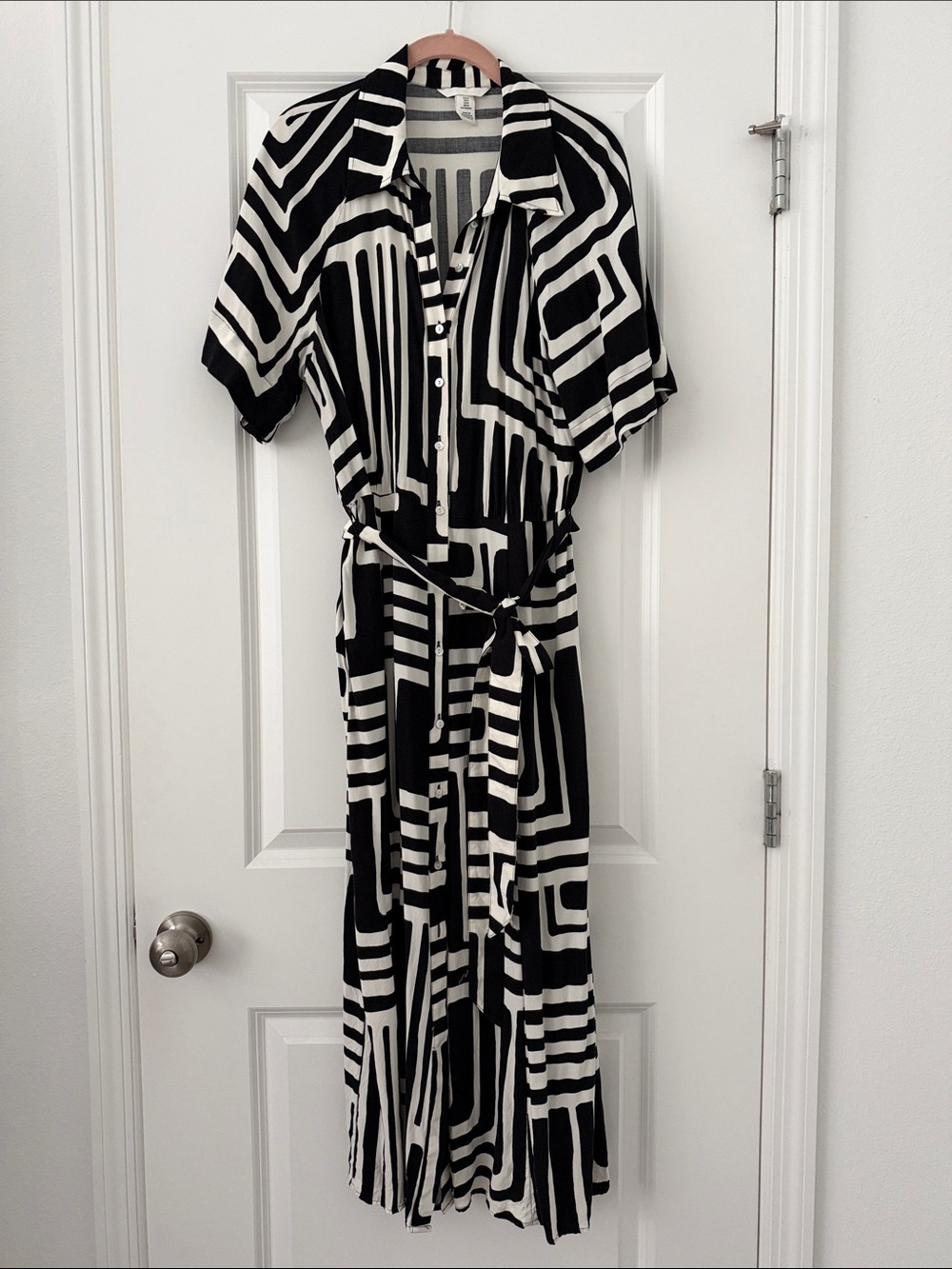 H&M Black and White Geometric Maxi Shirt Dress